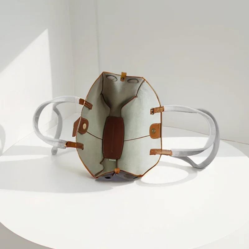 Classic Elegant Style Large Capacity Wing Bag Crossbody Handbag Retro European American Niche Bucket Armpit Tote Bag Fashion